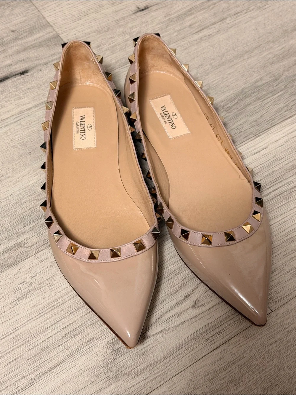 Valentino Garavani Nude Pink Patent Leather Rockstud Pointed Flats